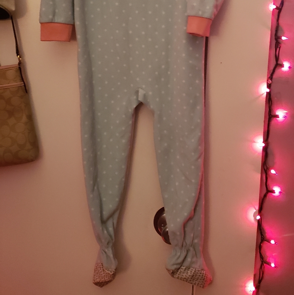 Onsie - Picture 3 of 3
